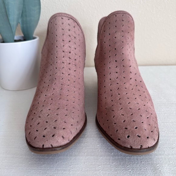 Lucky Brand Baley Mauve Perforated Casual Heeled Ankle Booties Women’s 10M - Picture 4 of 12